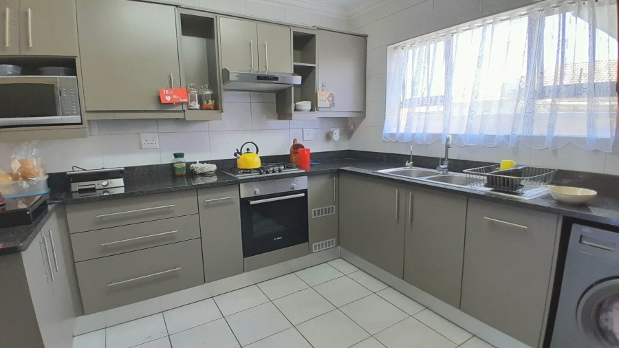 3 Bedroom Property for Sale in Dana Bay Western Cape